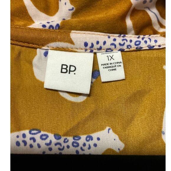 BP. Satin Pajama Top Only Size 1X  - Brown Buckthorn Wild Cats Print - Picture 4 of 8